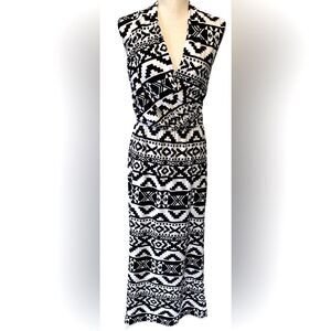 ECI Black and white maxi dress Medium